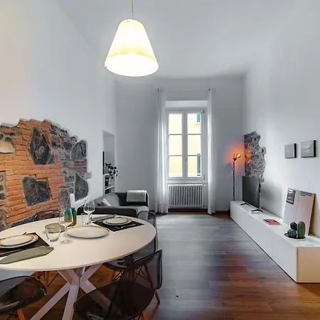 Sandy - By Myhomeincomo *