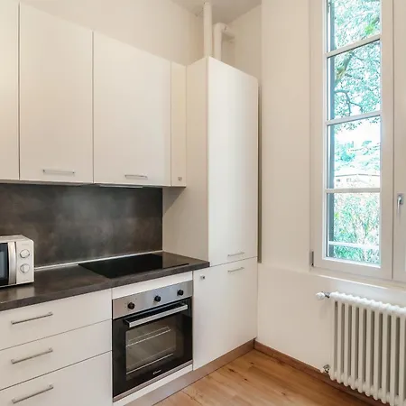 Sandy - By Myhomeincomo דירה