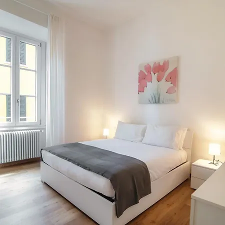 Sandy - By Myhomeincomo Cernobbio